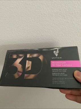 Younique 3D Fiber Lashes+ Packaging in Black and Pink